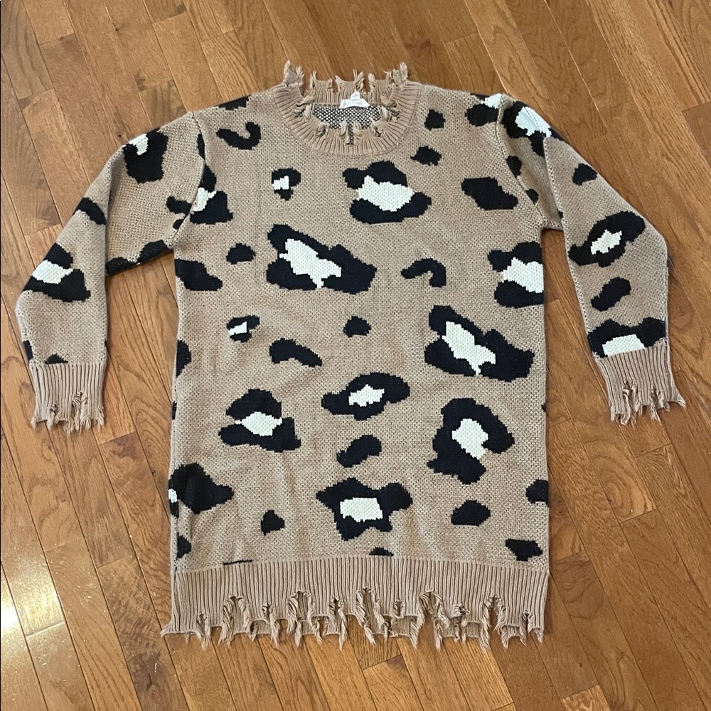 ee:some Tan and Black Leopard Sweater -  Tunic length size small/medium